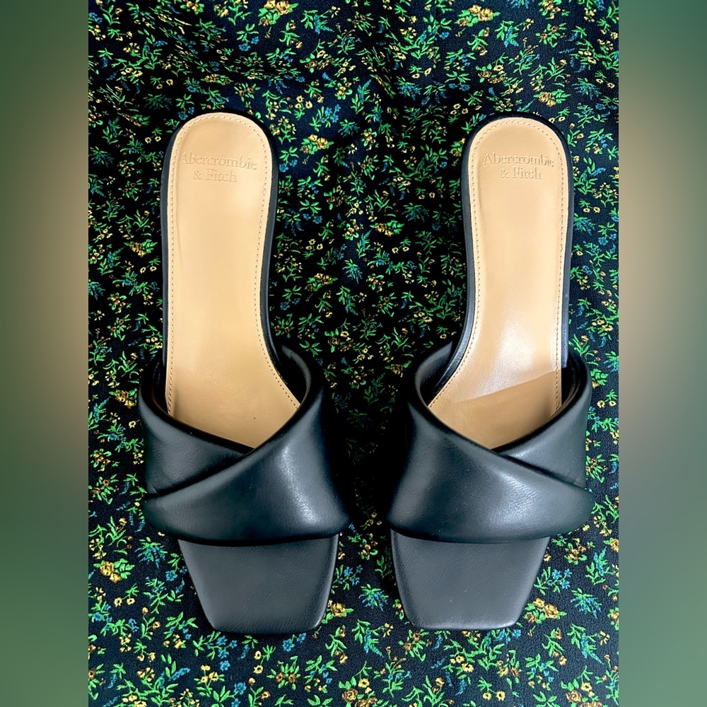 Abercrombie and Fitch Black Vegan Leather Mule Kitten Heel